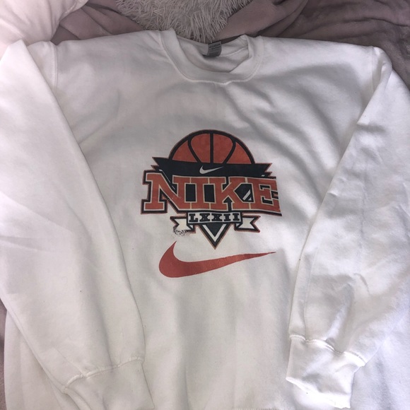 Nike crewnecks - Picture 2 of 3